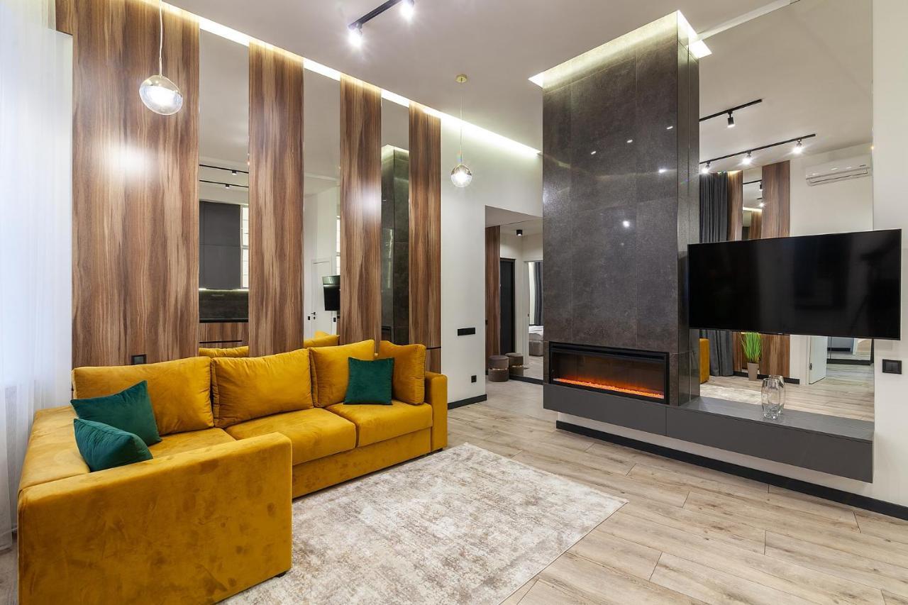 Royal Apartment On Leontovicha 7/2 Lviv Bagian luar foto