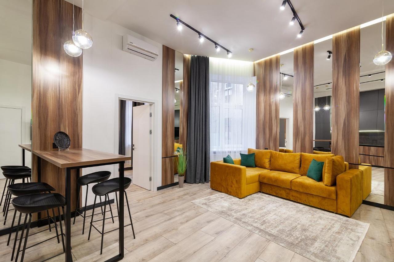 Royal Apartment On Leontovicha 7/2 Lviv Bagian luar foto