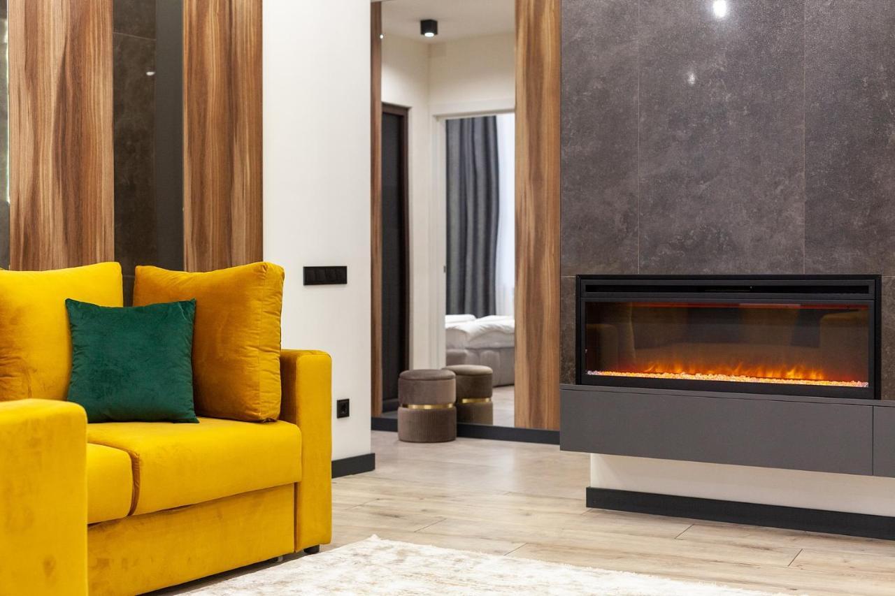 Royal Apartment On Leontovicha 7/2 Lviv Bagian luar foto